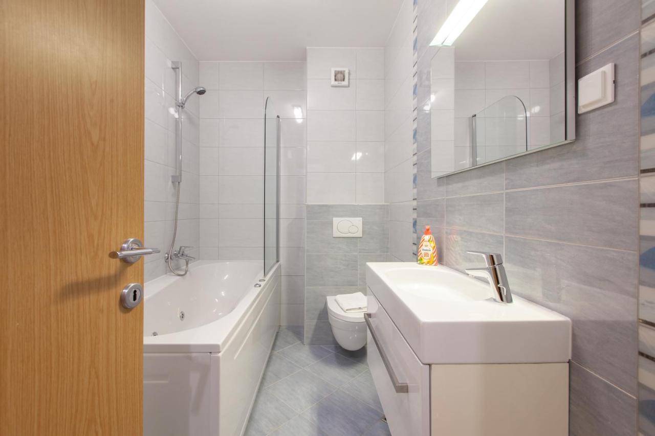 Apartment City Strand Makarska Bagian luar foto